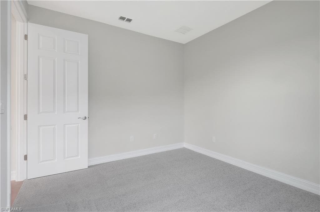 335 Tamarindo Ln, Naples, FL 34114-18