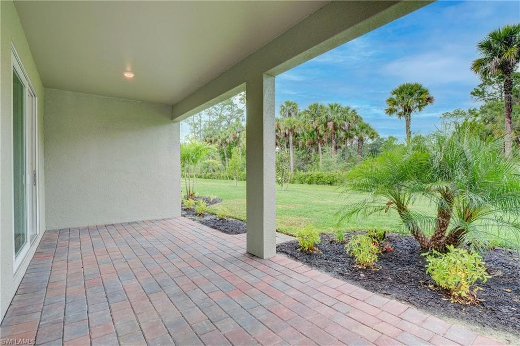 335 Tamarindo Ln, Naples, FL 34114-28
