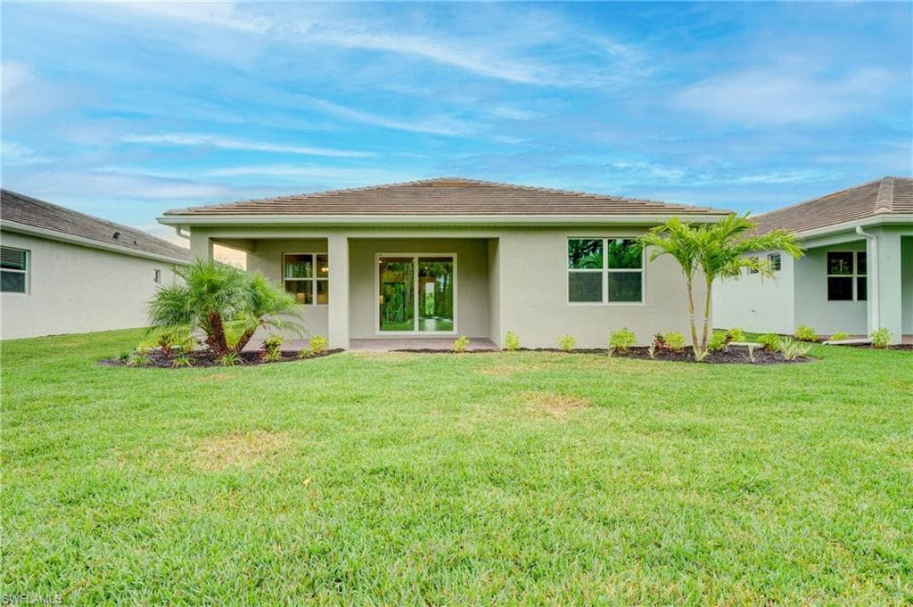 335 Tamarindo Ln, Naples, FL 34114-30