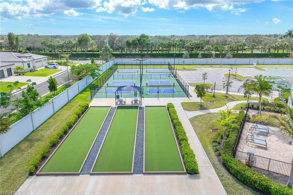 335 Tamarindo Ln, Naples, FL 34114-38