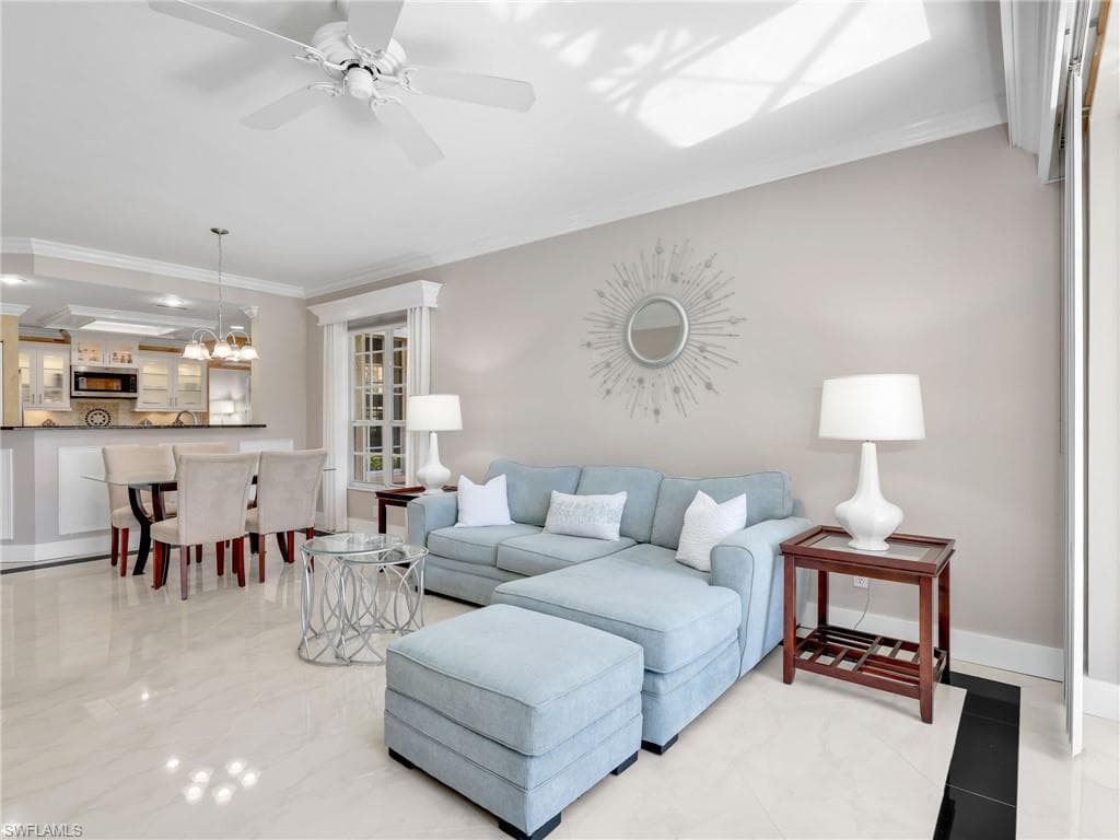 651 Wiggins Lake Dr 101, Naples, FL 34110-16