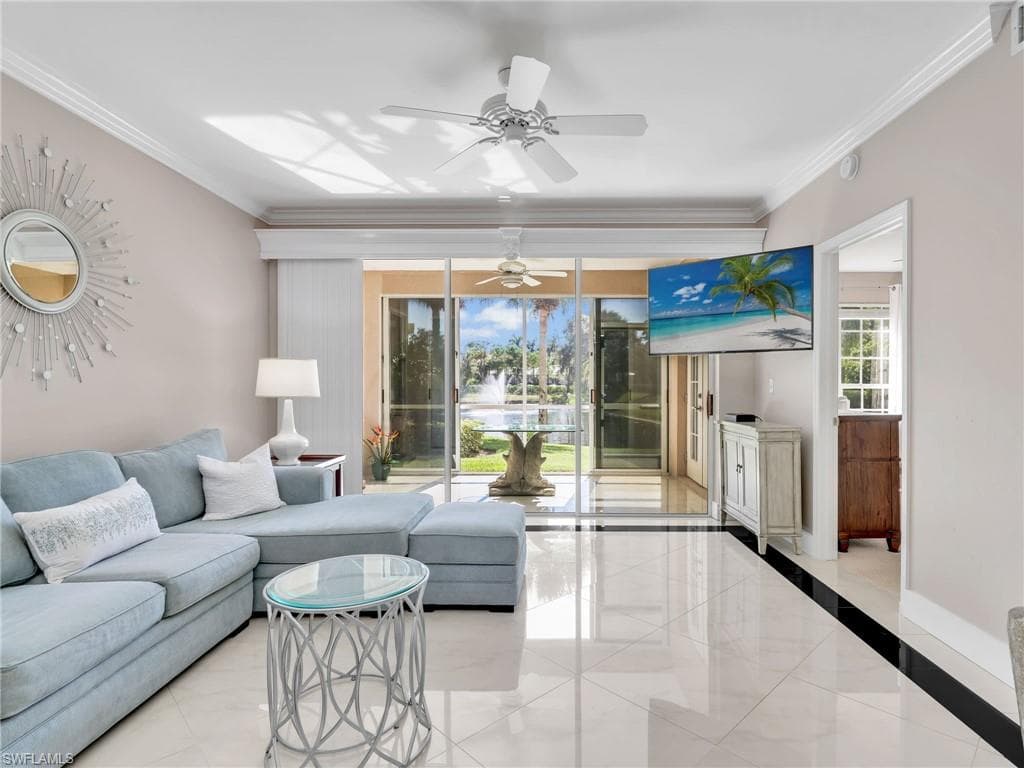 651 Wiggins Lake Dr 101, Naples, FL 34110-18