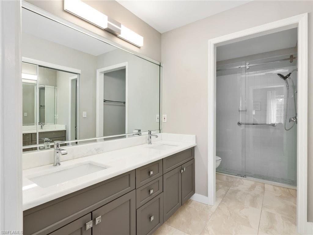 651 Wiggins Lake Dr 101, Naples, FL 34110-25