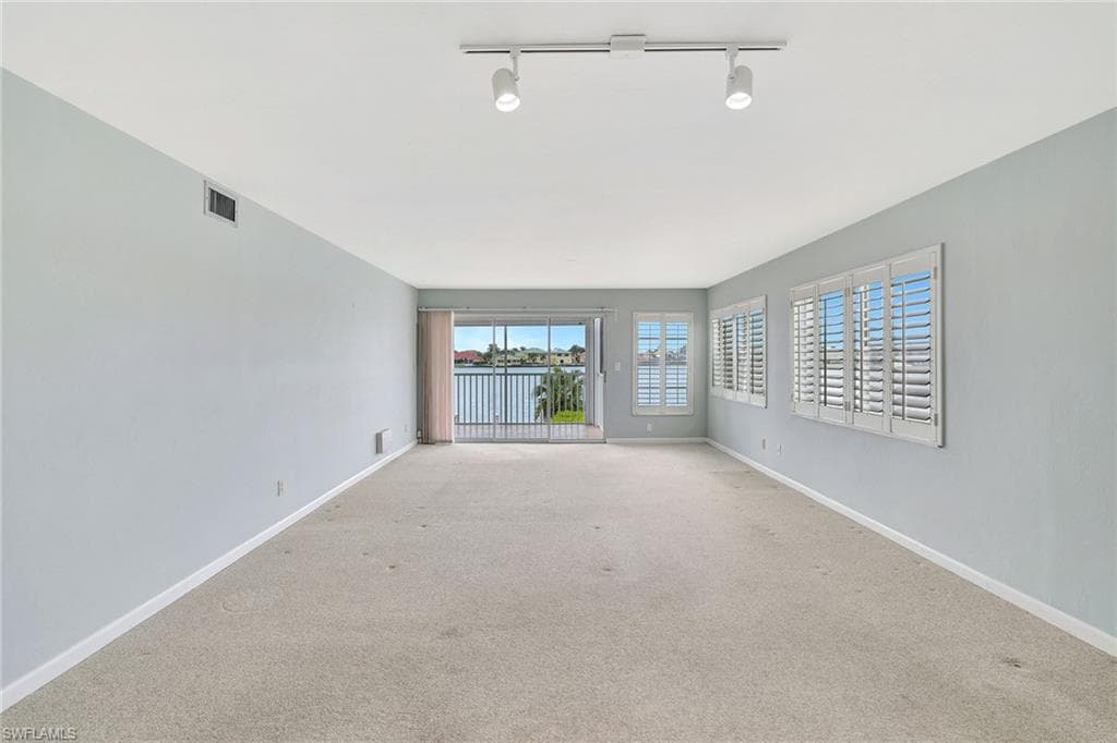 710 Elkcam Cir 204, Marco Island, FL 34145-9