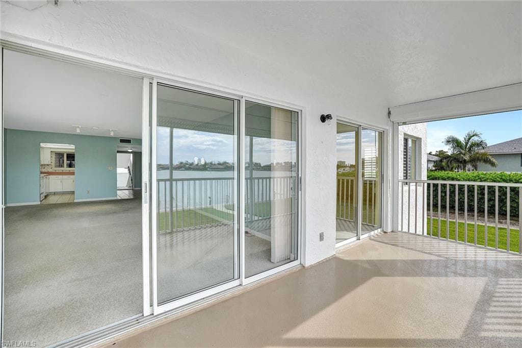 710 Elkcam Cir 204, Marco Island, FL 34145-16