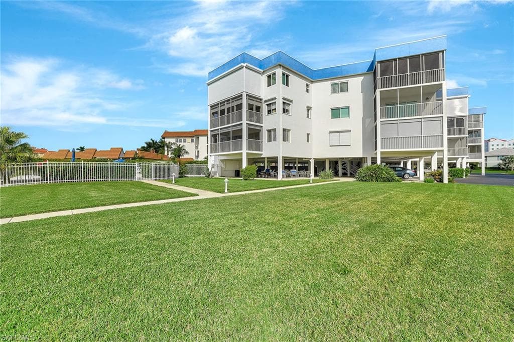 710 Elkcam Cir 204, Marco Island, FL 34145-18