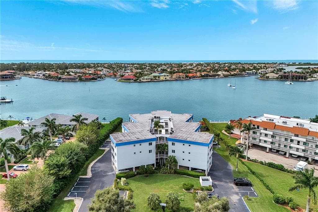 710 Elkcam Cir 204, Marco Island, FL 34145-21