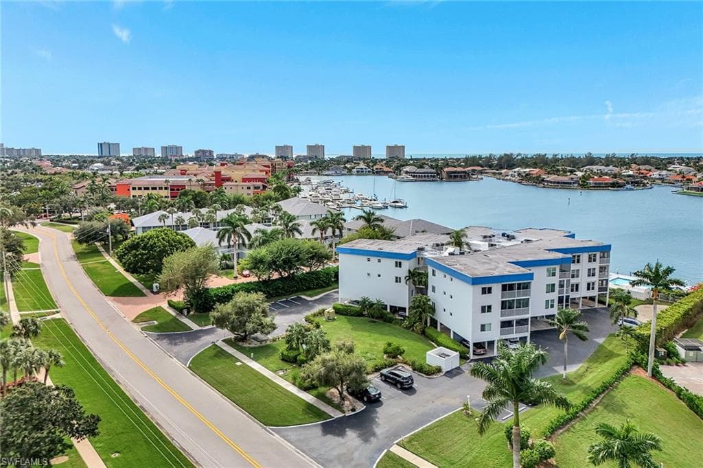 710 Elkcam Cir 204, Marco Island, FL 34145-25