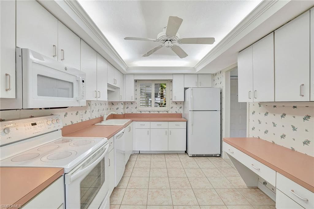 710 Elkcam Cir 204, Marco Island, FL 34145-5