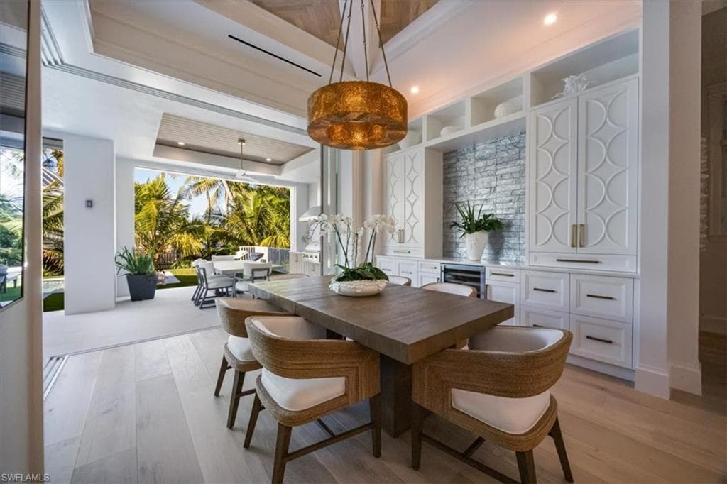 493 8th Ave S, Naples, FL 34102-11