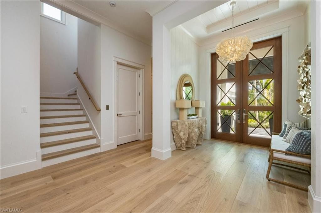 493 8th Ave S, Naples, FL 34102-23