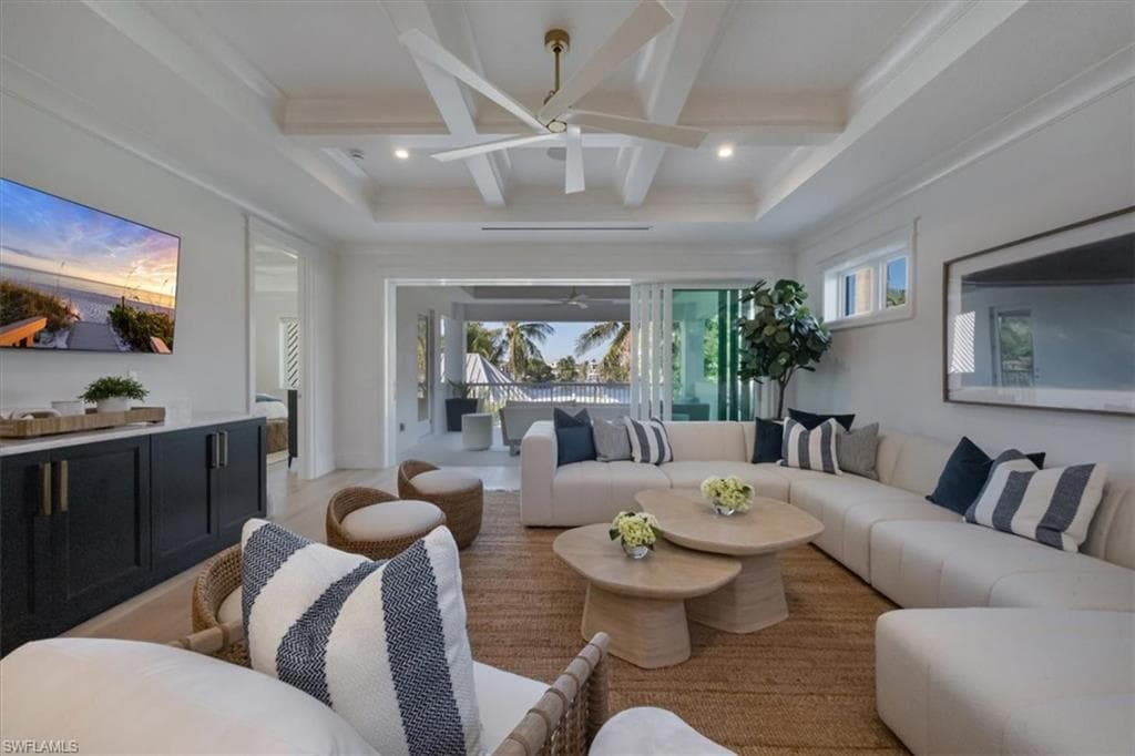 493 8th Ave S, Naples, FL 34102-29