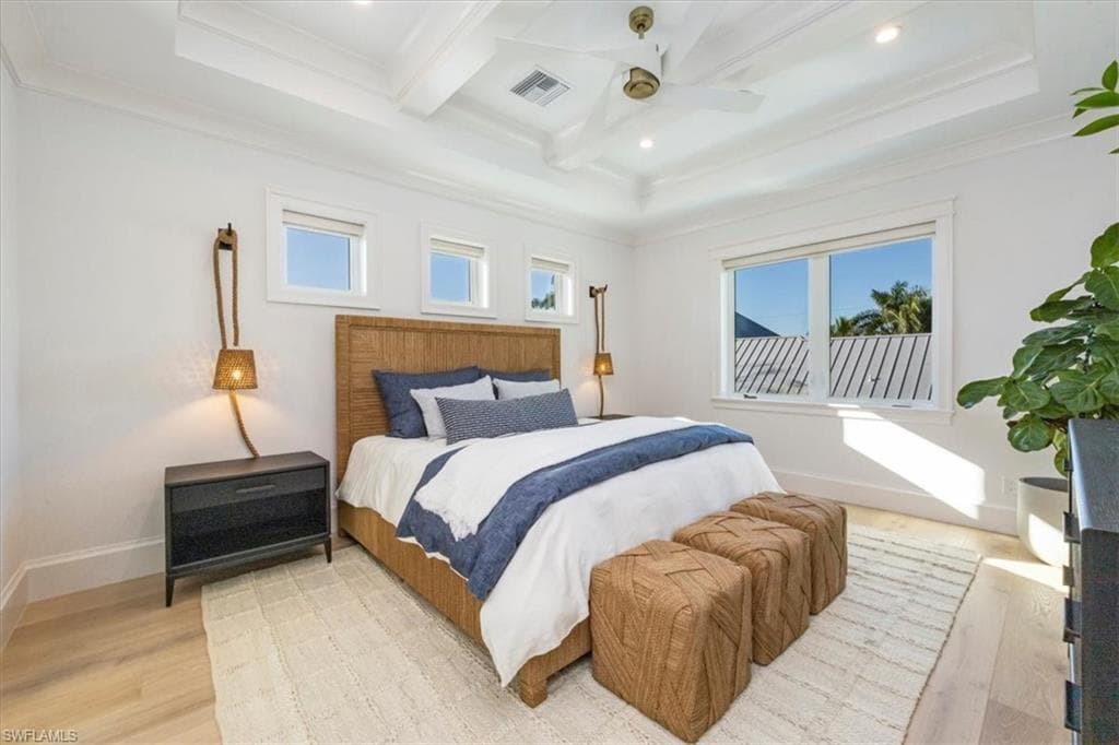 493 8th Ave S, Naples, FL 34102-30