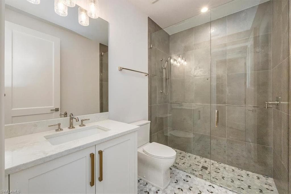 493 8th Ave S, Naples, FL 34102-36