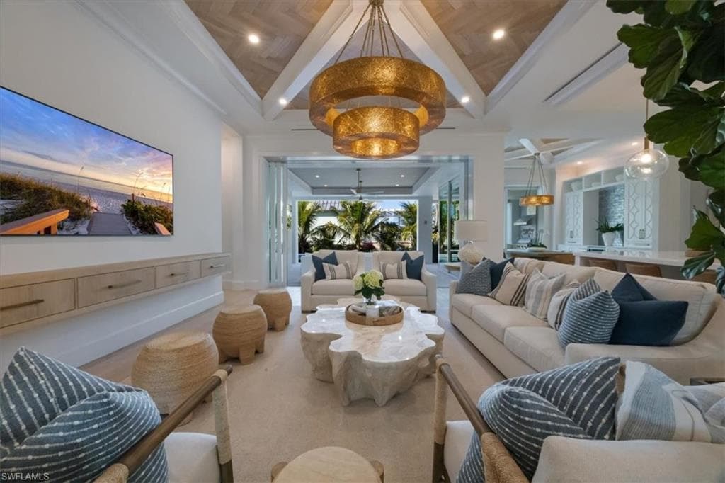 493 8th Ave S, Naples, FL 34102-3