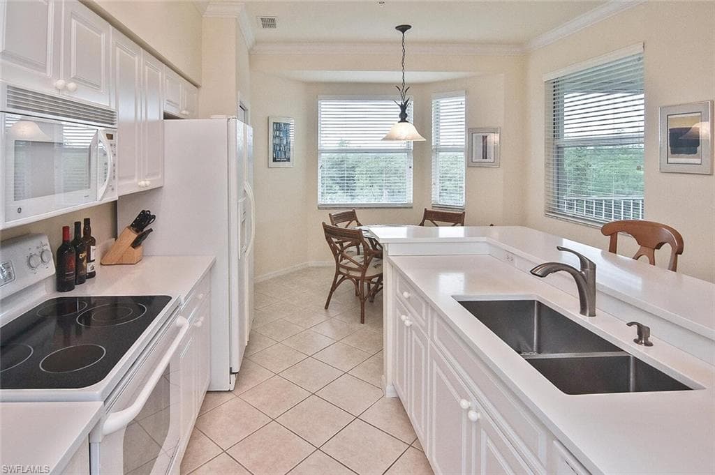 3830 Sawgrass Way 2946, Naples, FL 34112-27