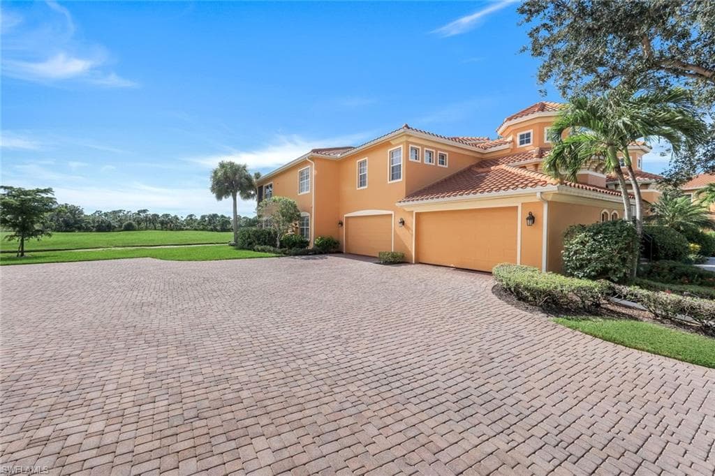 18580 Sandalwood Pointe 101, Fort Myers, FL 33908-3