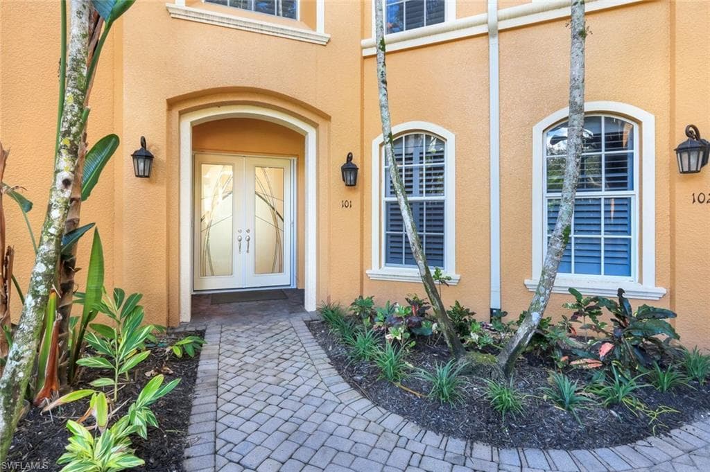 18580 Sandalwood Pointe 101, Fort Myers, FL 33908-4