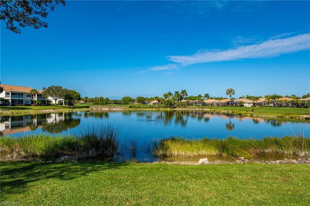 6867 Sterling Greens Dr 101, Naples, FL 34104-9