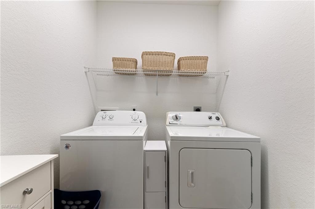 6867 Sterling Greens Dr 101, Naples, FL 34104-15