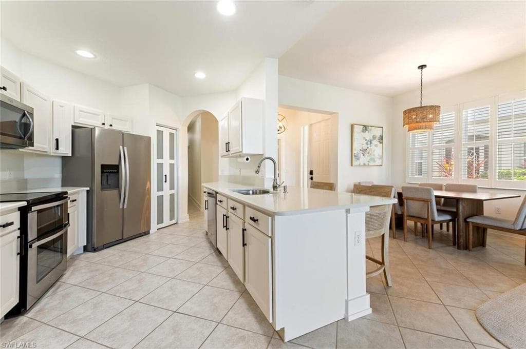 6867 Sterling Greens Dr 101, Naples, FL 34104-4