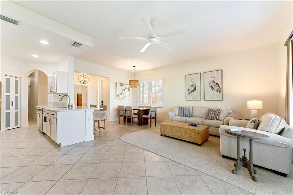 6867 Sterling Greens Dr 101, Naples, FL 34104-6