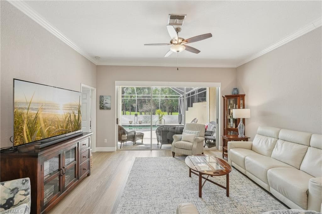 3653 Periwinkle Way, Naples, FL 34114-8