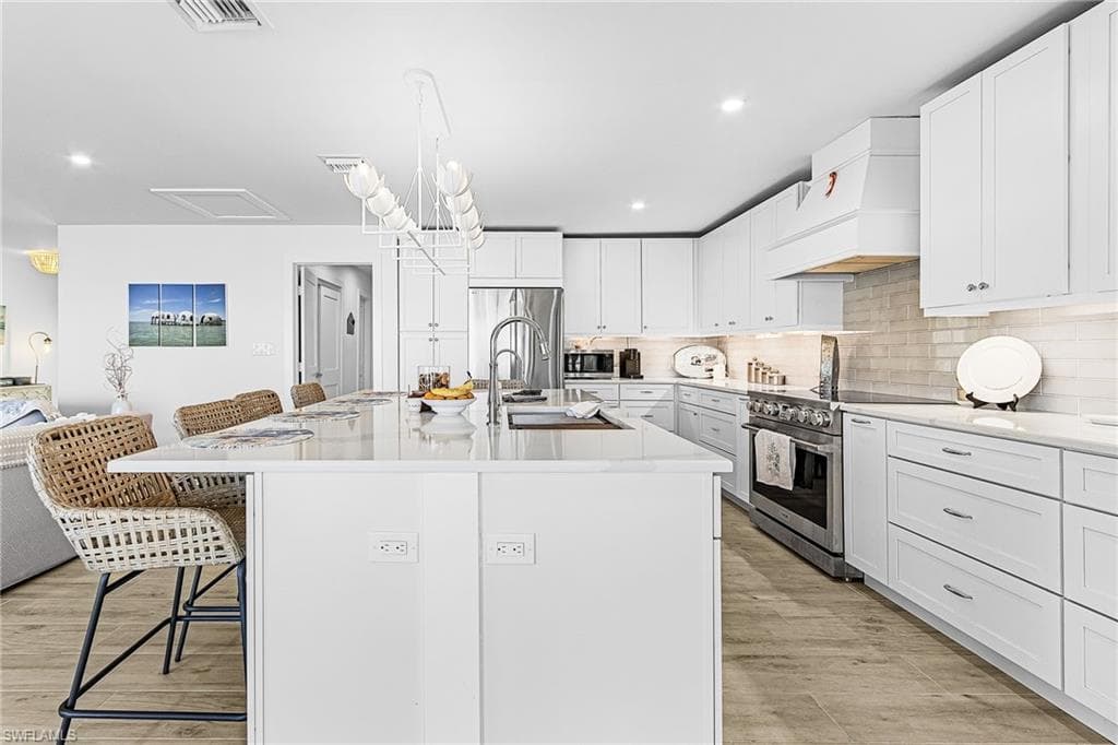 121 Jamaica Dr, Naples, FL 34113-10