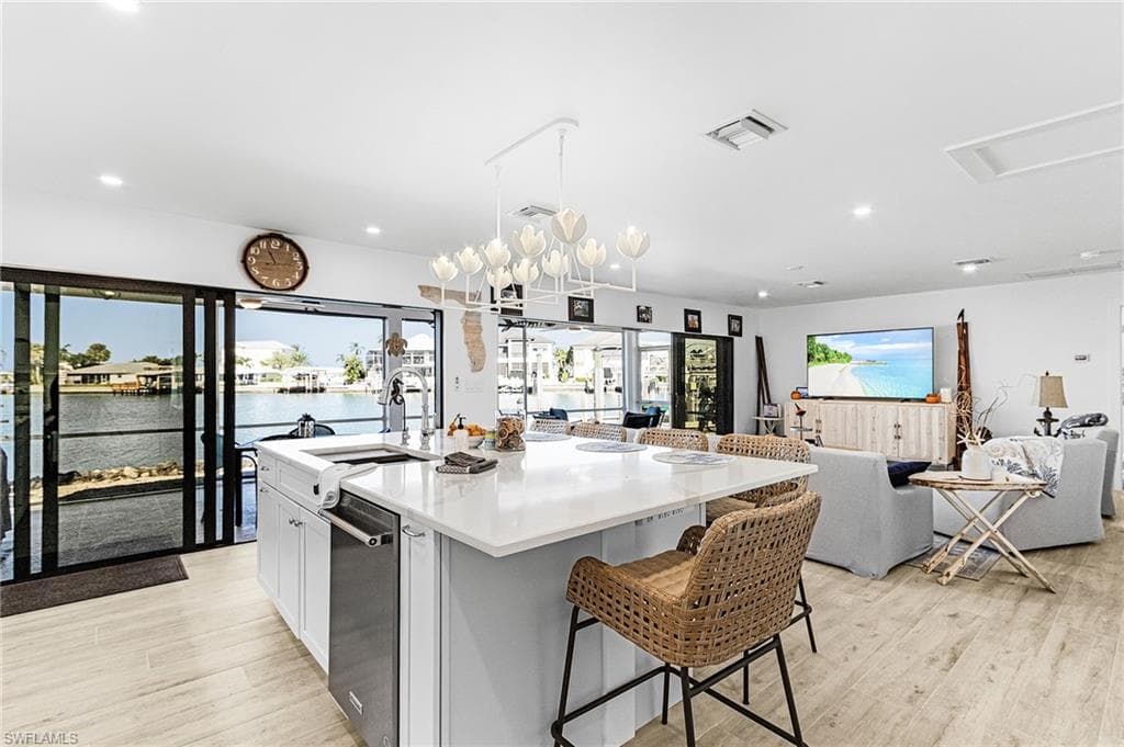 121 Jamaica Dr, Naples, FL 34113-11