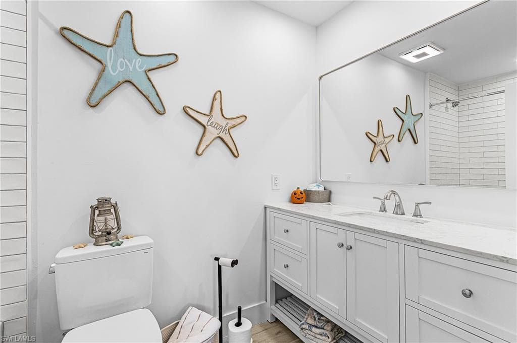 121 Jamaica Dr, Naples, FL 34113-17