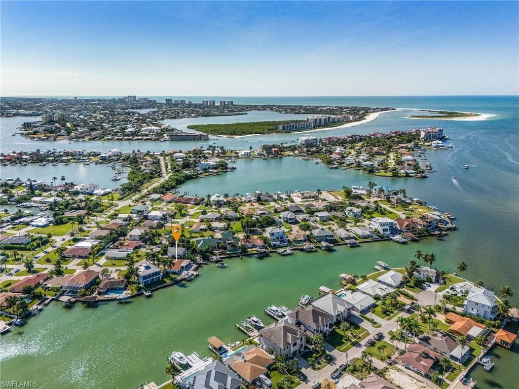 121 Jamaica Dr, Naples, FL 34113-31