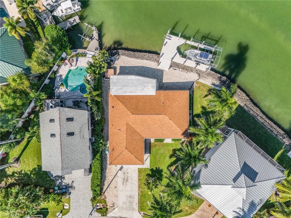 121 Jamaica Dr, Naples, FL 34113-34