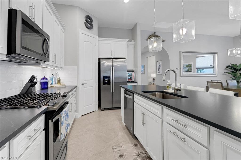 7289 Birchmore St, Naples, FL 34109-9