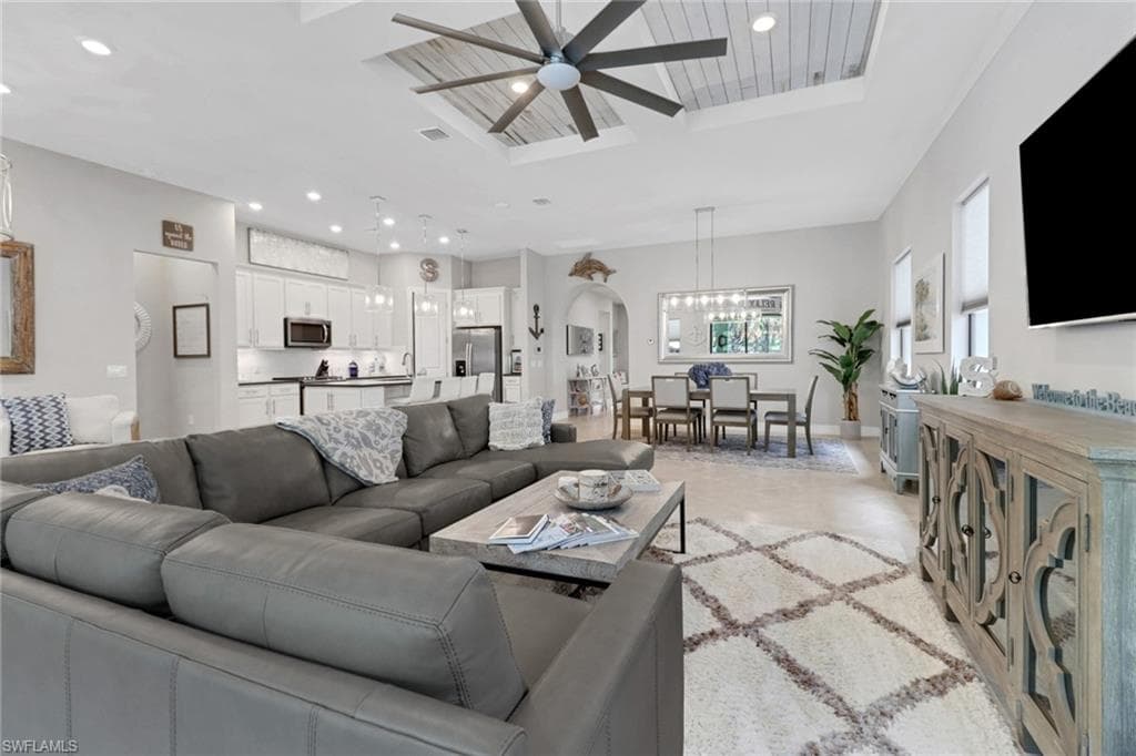 7289 Birchmore St, Naples, FL 34109-10