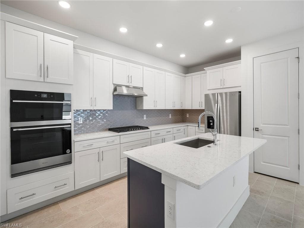 8937 Oceana Way, Naples, FL 34114-3