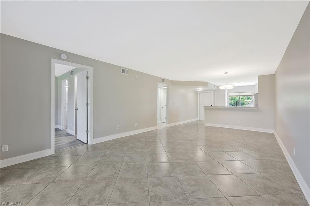 1211 Rosemary Ct Unit C104, Naples, FL 34103-8