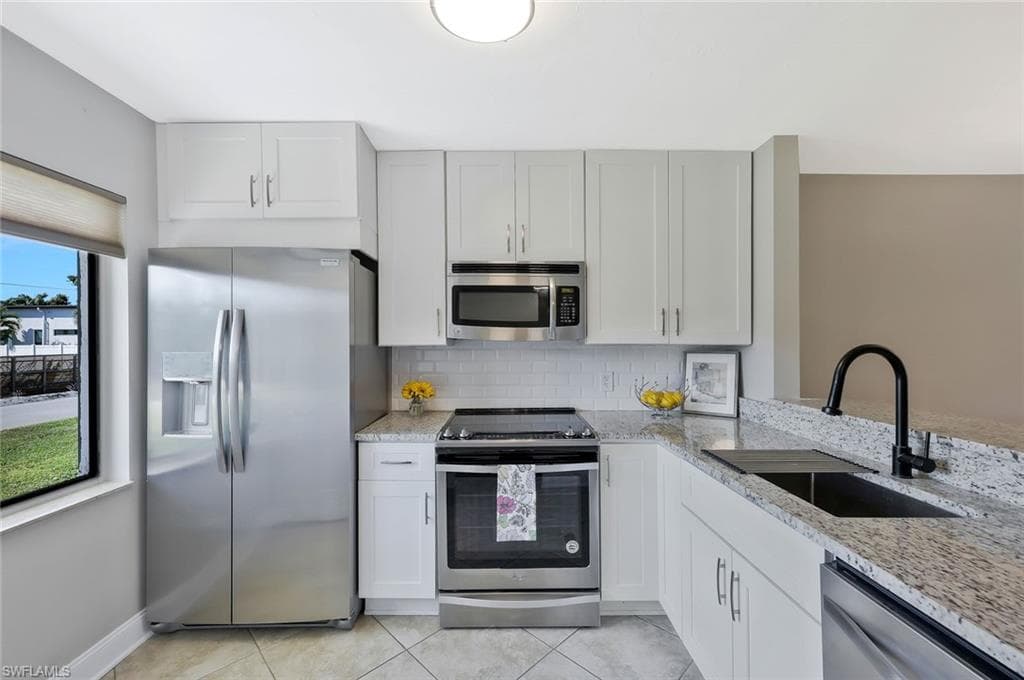 1211 Rosemary Ct Unit C104, Naples, FL 34103-1