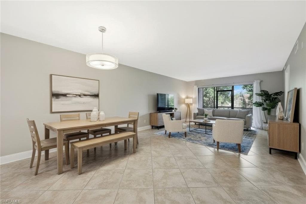 1211 Rosemary Ct Unit C104, Naples, FL 34103-2