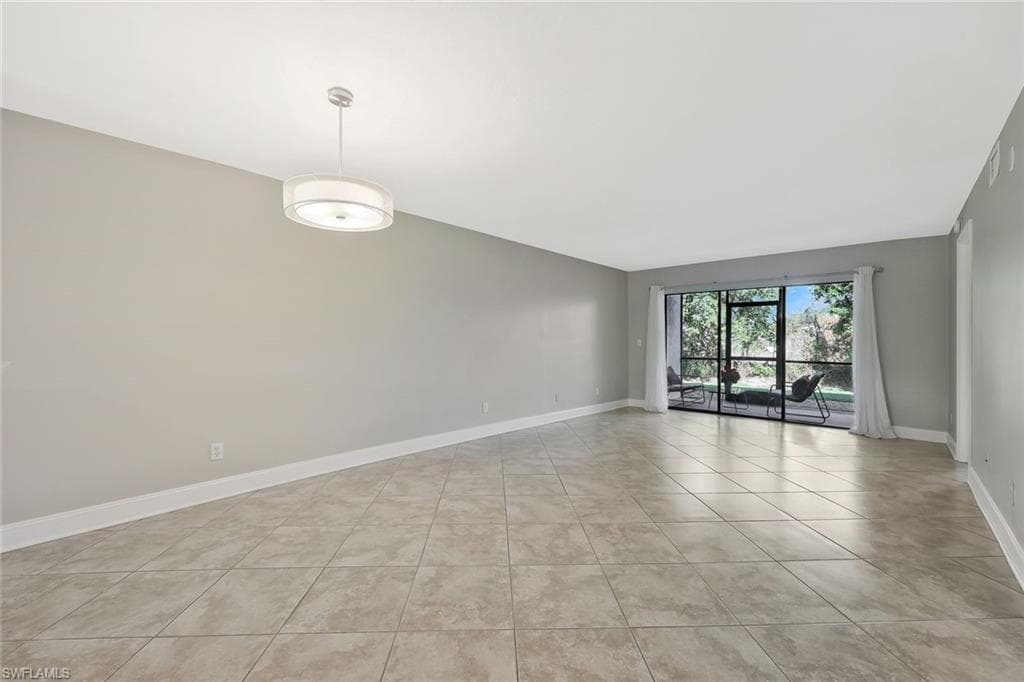 1211 Rosemary Ct Unit C104, Naples, FL 34103-3