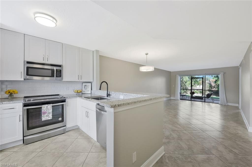 1211 Rosemary Ct Unit C104, Naples, FL 34103-5