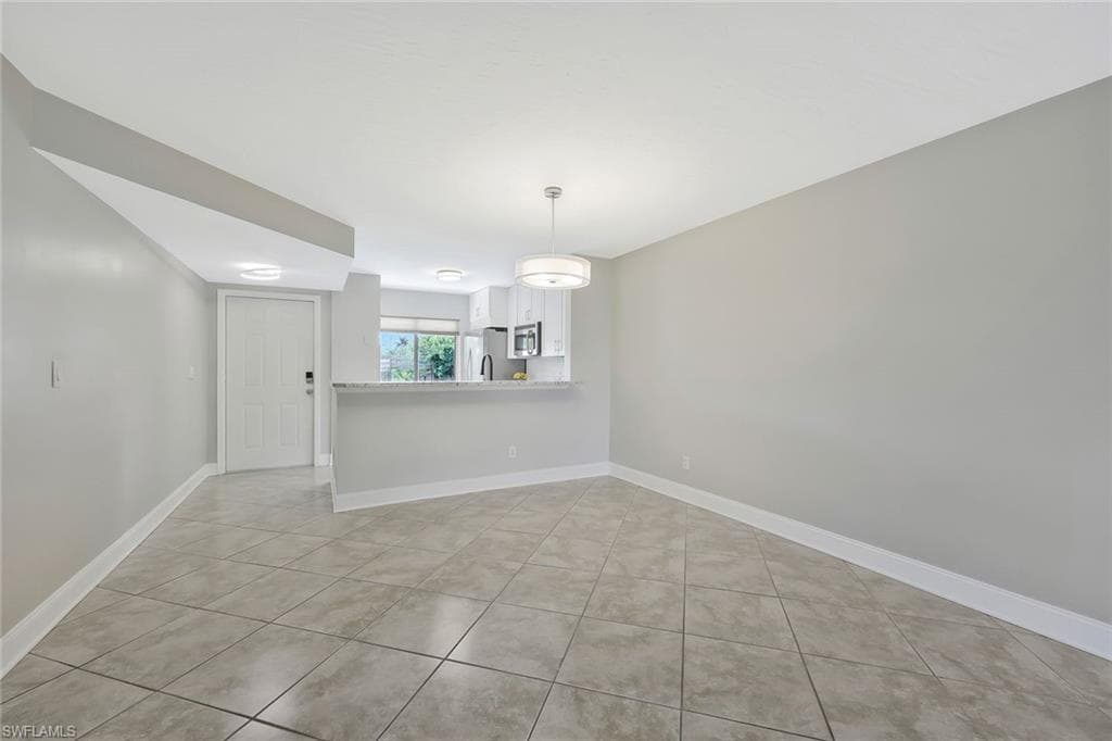 1211 Rosemary Ct Unit C104, Naples, FL 34103-7