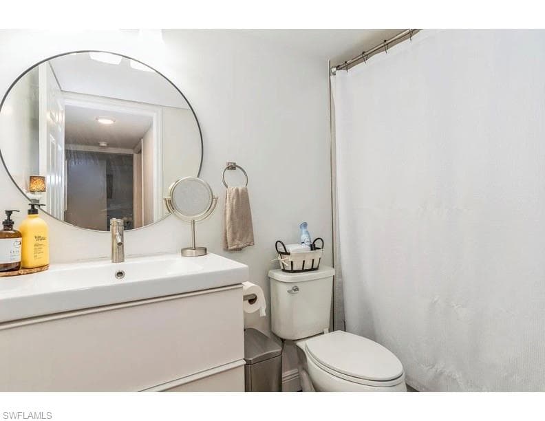 250 Timber Lake Cir E103, Naples, FL 34104-8