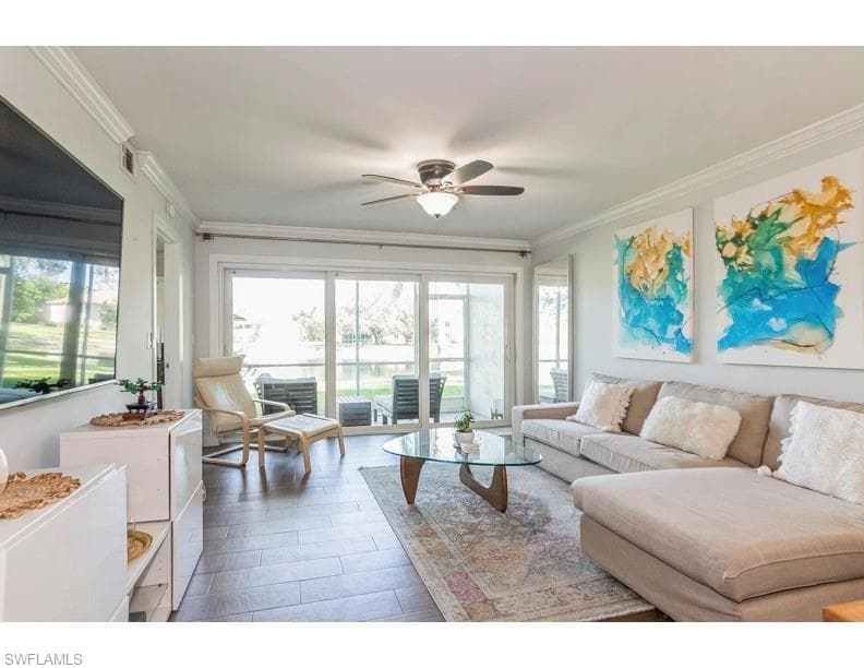 250 Timber Lake Cir E103, Naples, FL 34104-1