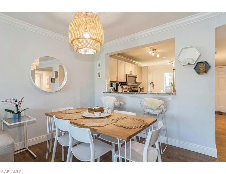 250 Timber Lake Cir E103, Naples, FL 34104-3