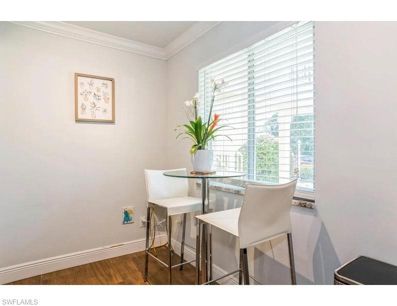 250 Timber Lake Cir E103, Naples, FL 34104-5