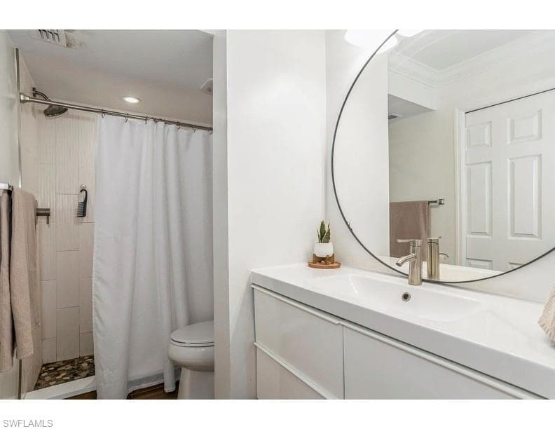 250 Timber Lake Cir E103, Naples, FL 34104-6