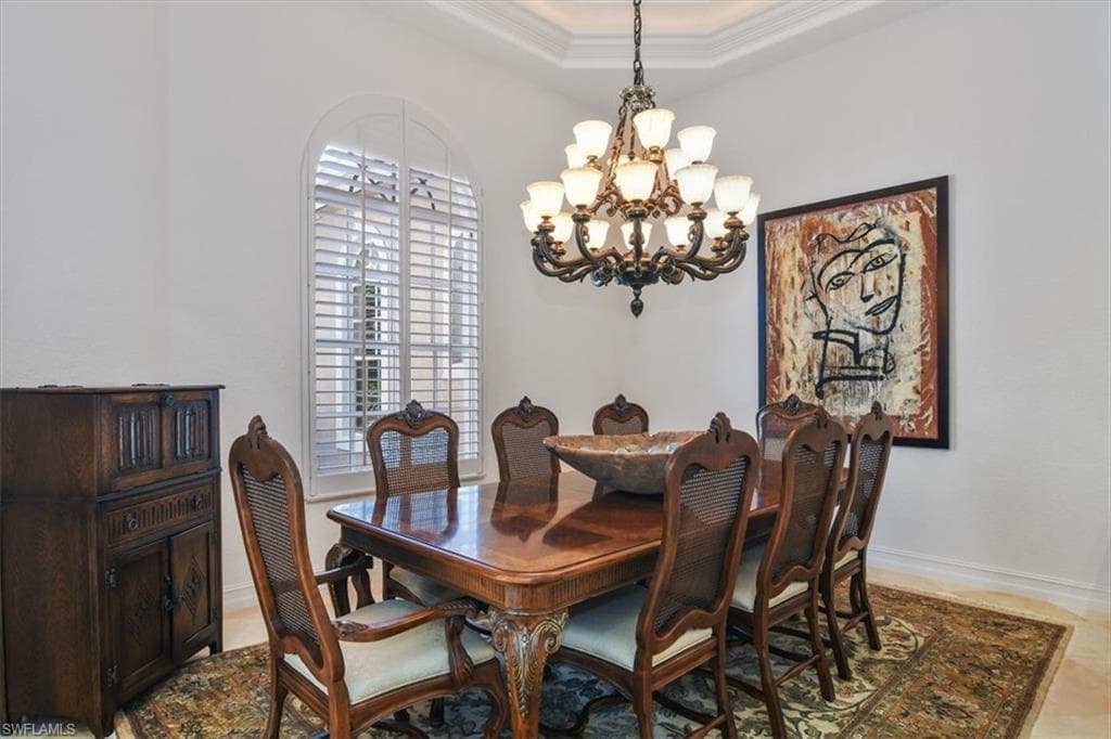 396 Edgemere Way E, Naples, FL 34105-8