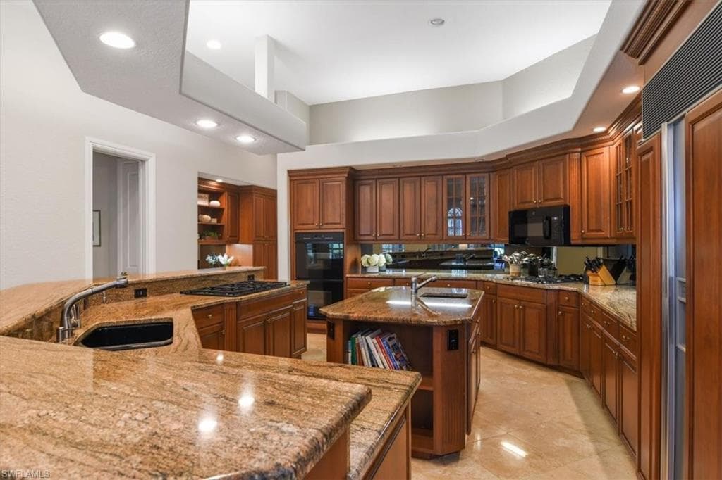 396 Edgemere Way E, Naples, FL 34105-11