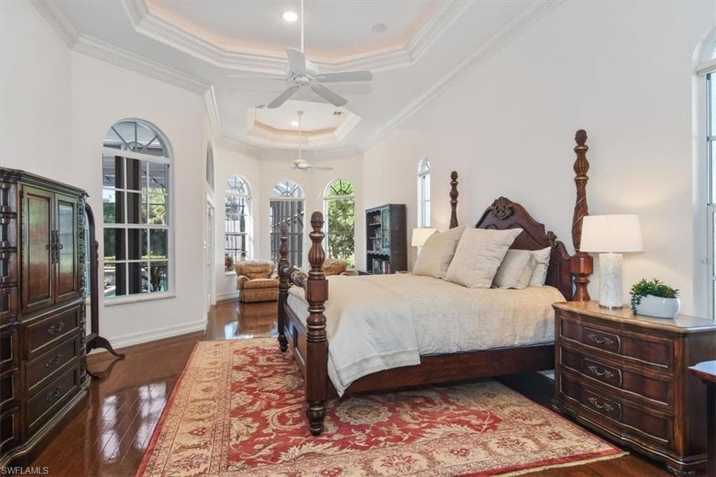 396 Edgemere Way E, Naples, FL 34105-17