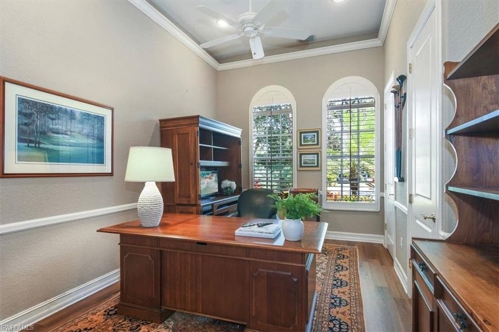 396 Edgemere Way E, Naples, FL 34105-19